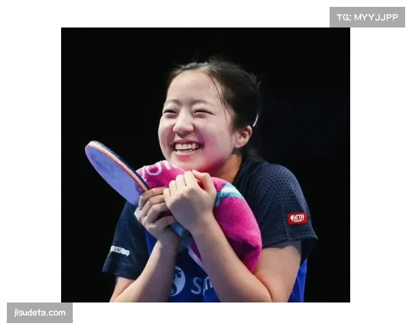 特写:韩国小将申裕斌赛后落泪,全场观众起立鼓掌致敬 特写:韩国小将申裕斌赛后落泪,全场观众起立鼓掌致敬